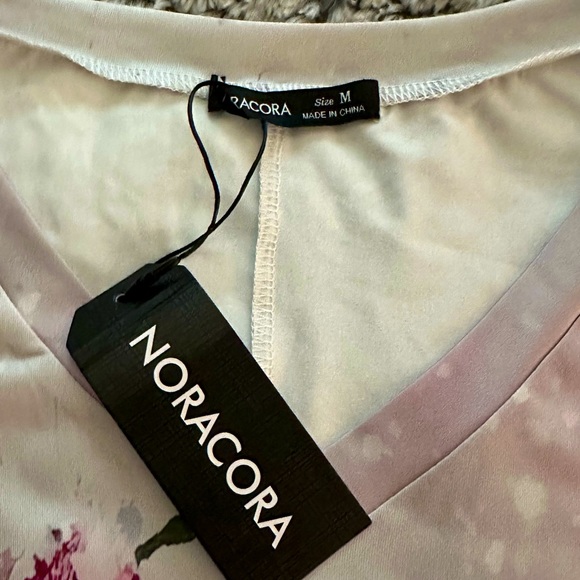 Beautiful Floral NORACORA Dress—-Medium - Picture 2 of 6